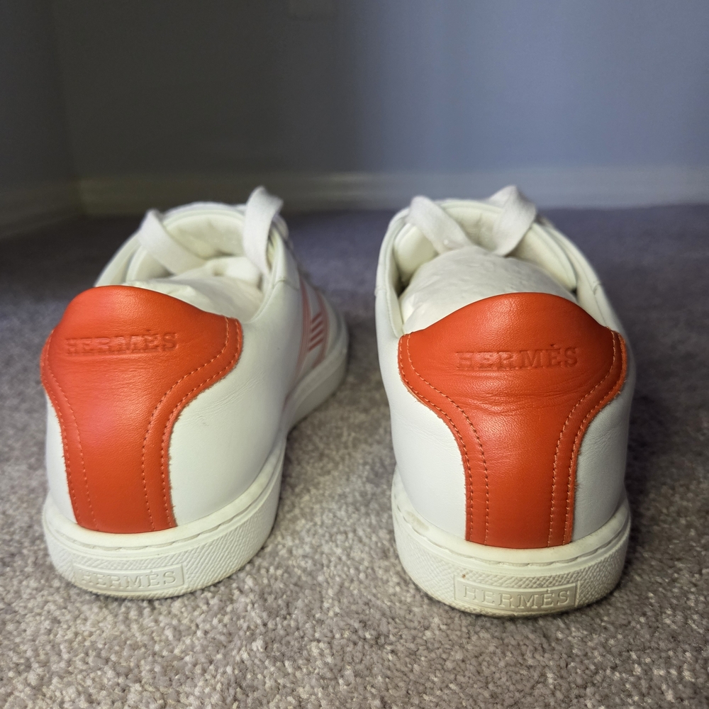 Hermes Elegant White Leather Interior - Picture 3 of 11